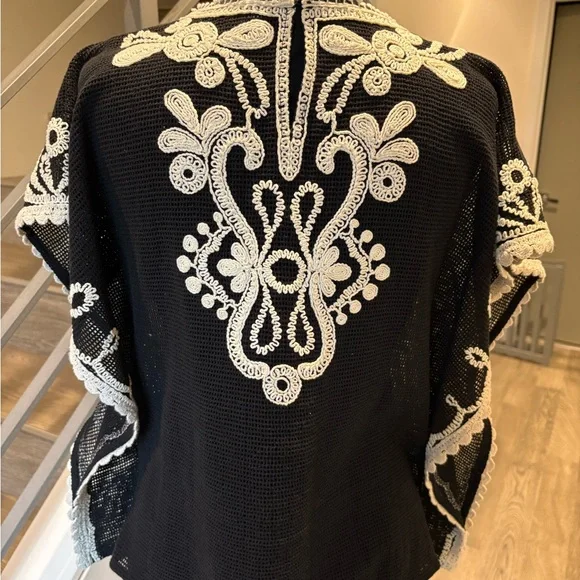 Zara Black and Cream Embroidered Blouse - Picture 5 of 11